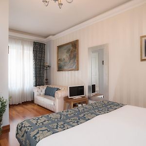 Kamer met een Queen Size Bed